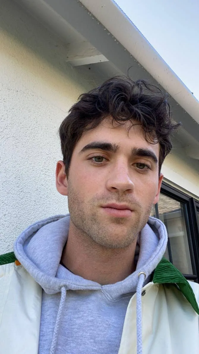 Aura de fondo del perfil MBTI de Alexander 23